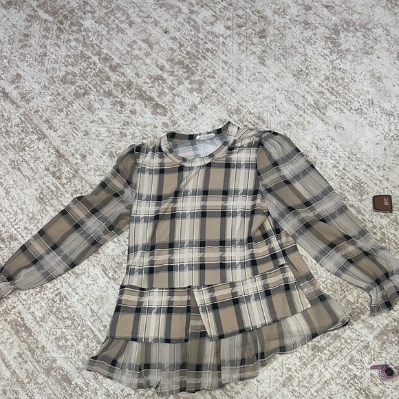 zoey & leelo Tops - Plaid Long Sleeve Blouse